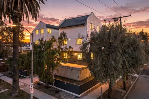 2301 S Cloverdale