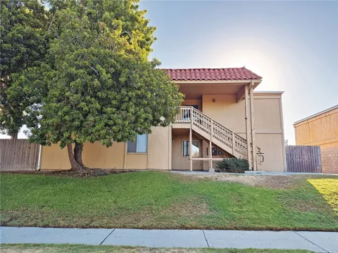 1804 S Thornburg
