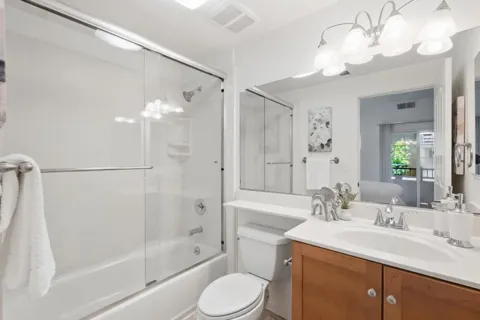 808 Lenzen Avenue #106