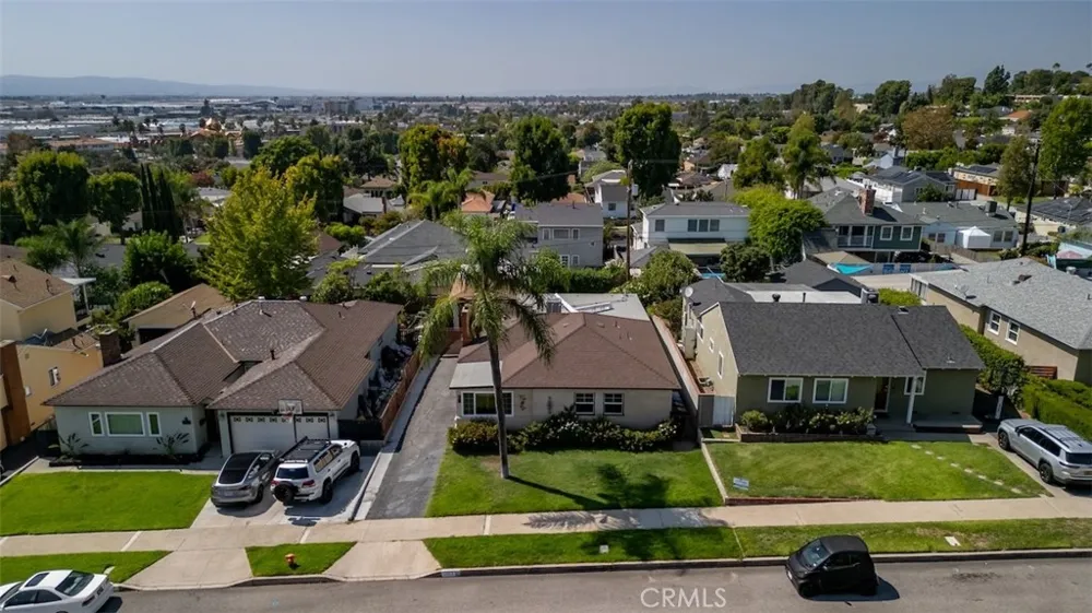 2903 Lincoln Burbank, CA 91504