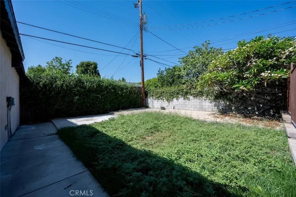 2903 Lincoln Burbank, CA 91504