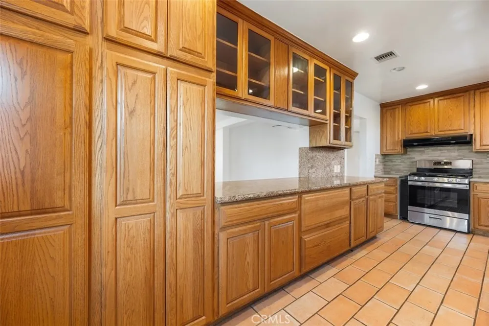 2903 Lincoln Burbank, CA 91504