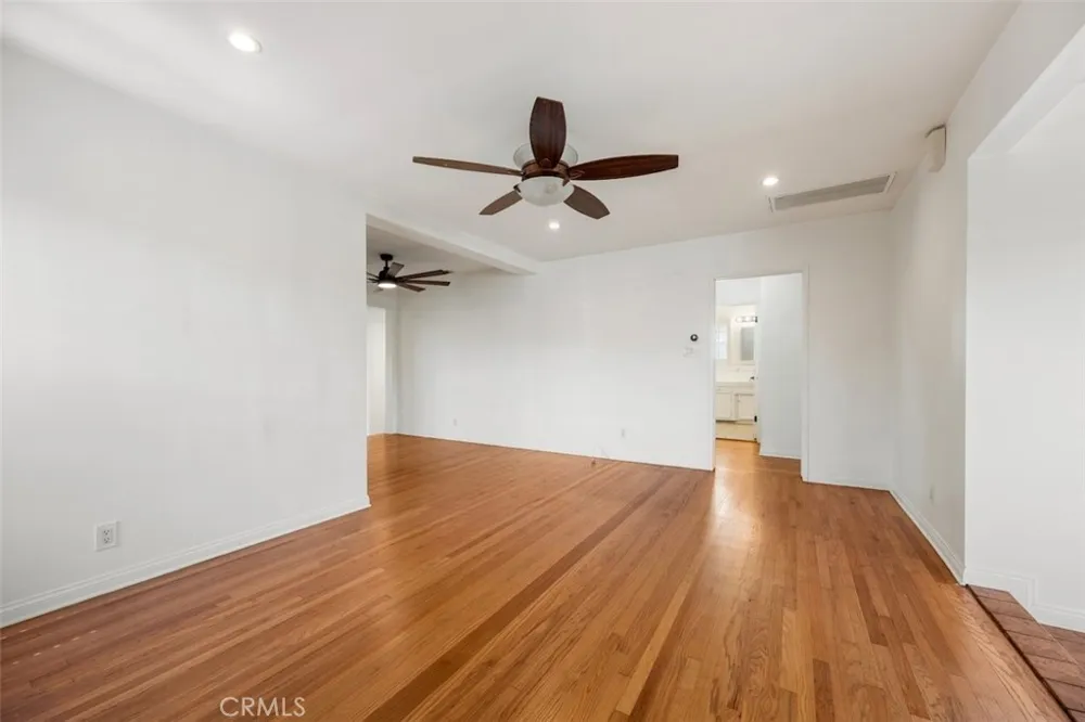 2903 Lincoln Burbank, CA 91504
