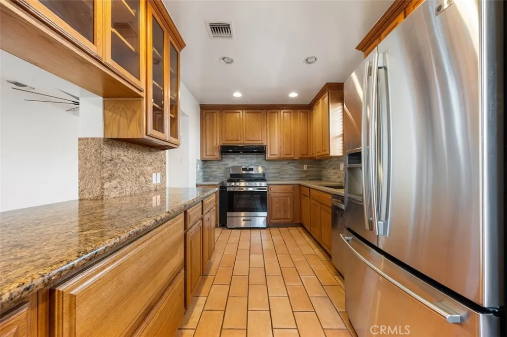 2903 Lincoln Burbank, CA 91504