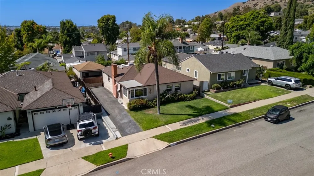 2903 Lincoln Burbank, CA 91504