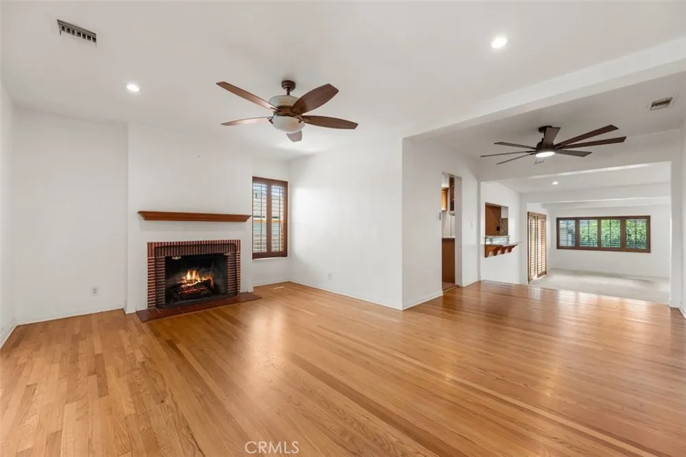 2903 Lincoln Burbank, CA 91504