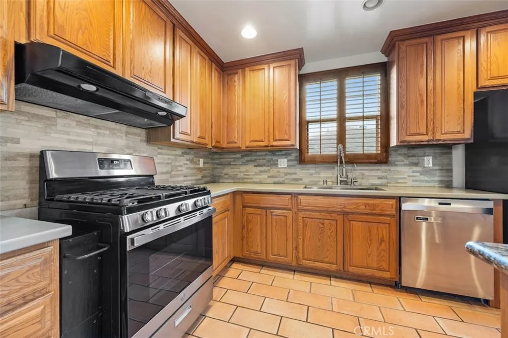 2903 Lincoln Burbank, CA 91504