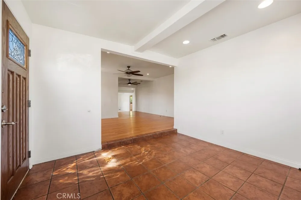 2903 Lincoln Burbank, CA 91504
