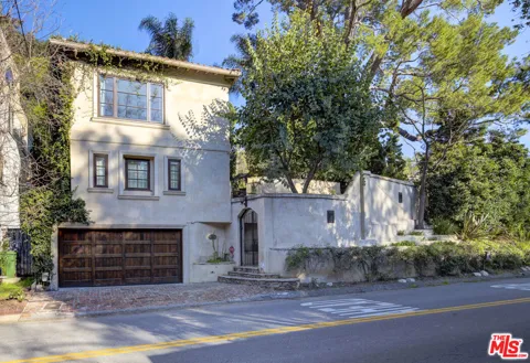 2880 Nichols Canyon Road