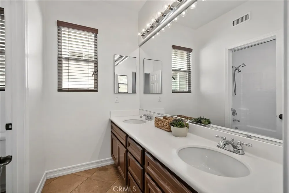 22 River Rock Court Azusa, CA 91702