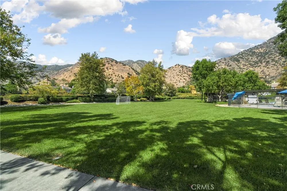 22 River Rock Court Azusa, CA 91702