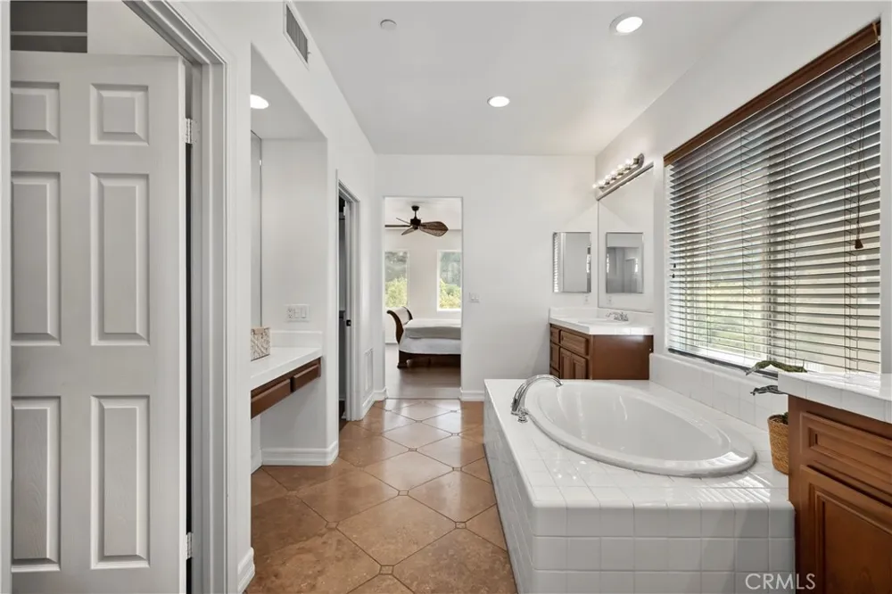 22 River Rock Court Azusa, CA 91702