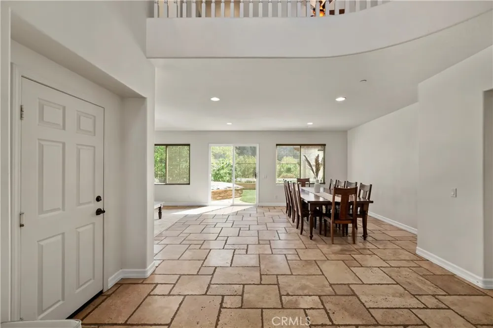 22 River Rock Court Azusa, CA 91702