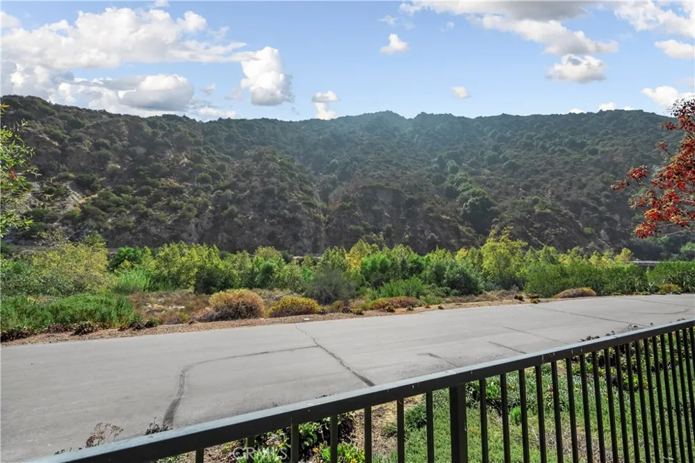 22 River Rock Court Azusa, CA 91702