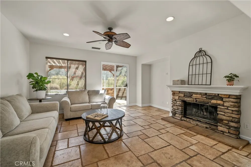 22 River Rock Court Azusa, CA 91702