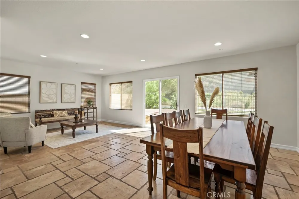 22 River Rock Court Azusa, CA 91702