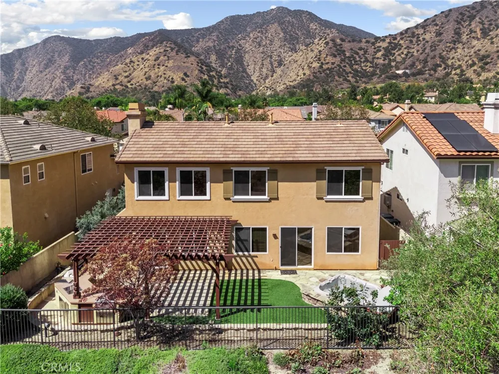 22 River Rock Court Azusa, CA 91702