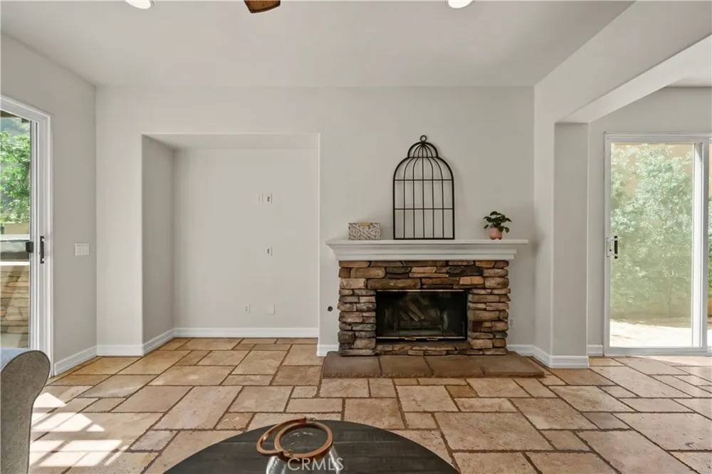 22 River Rock Court Azusa, CA 91702