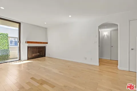 740 Kings Road #314