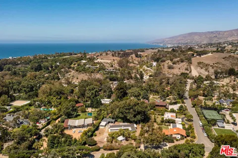 6225 Bonsall Drive