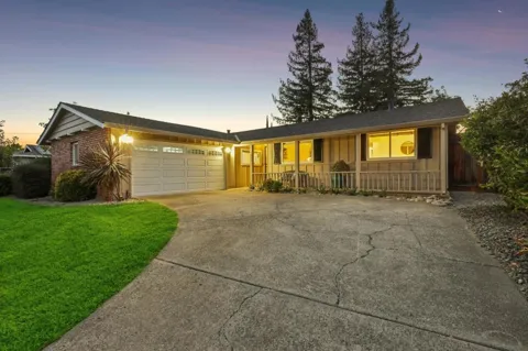 1957 Serge Avenue