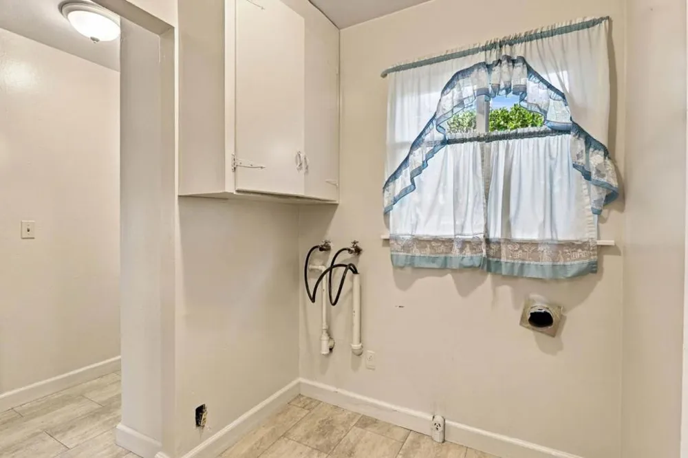 1010 S Baywood Avenue San Jose, CA 95128