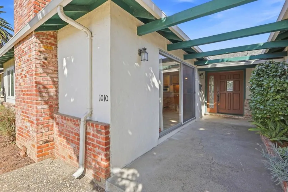 1010 S Baywood Avenue San Jose, CA 95128