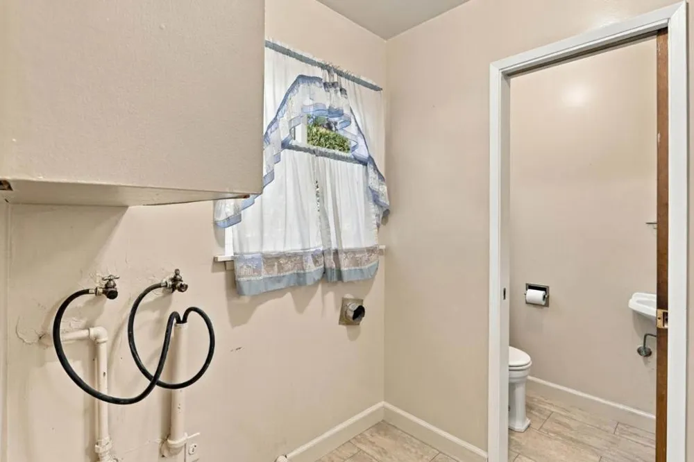 1010 S Baywood Avenue San Jose, CA 95128