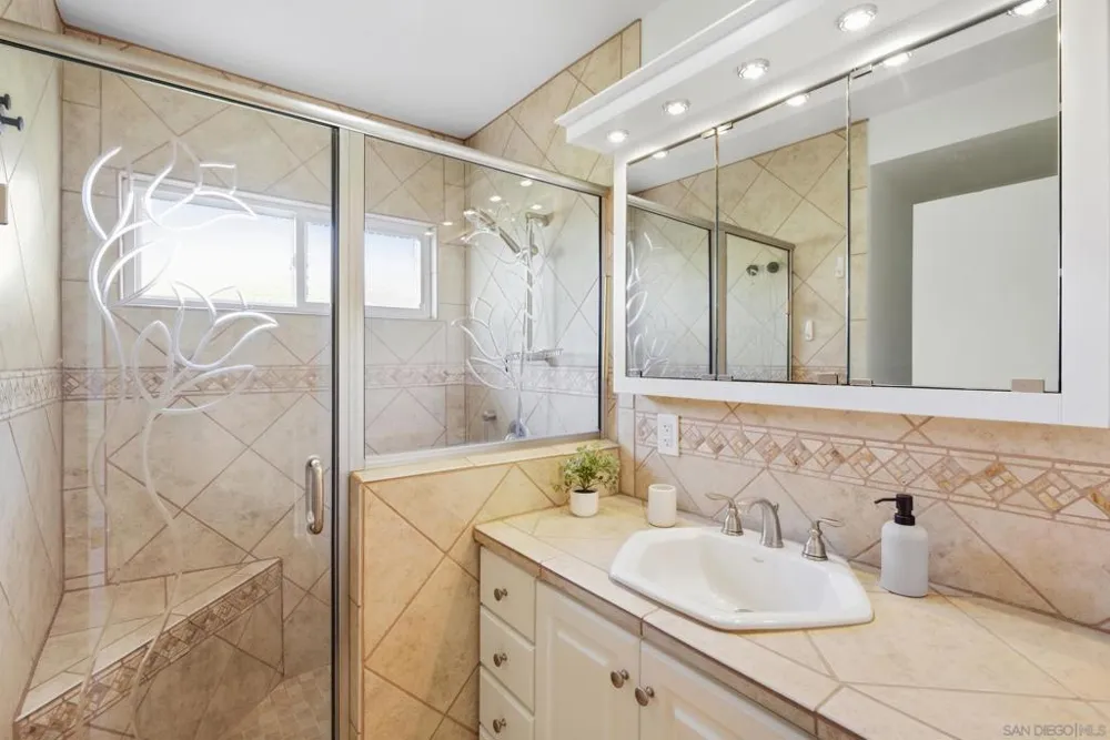 6111 Amarillo La Mesa, CA 91942