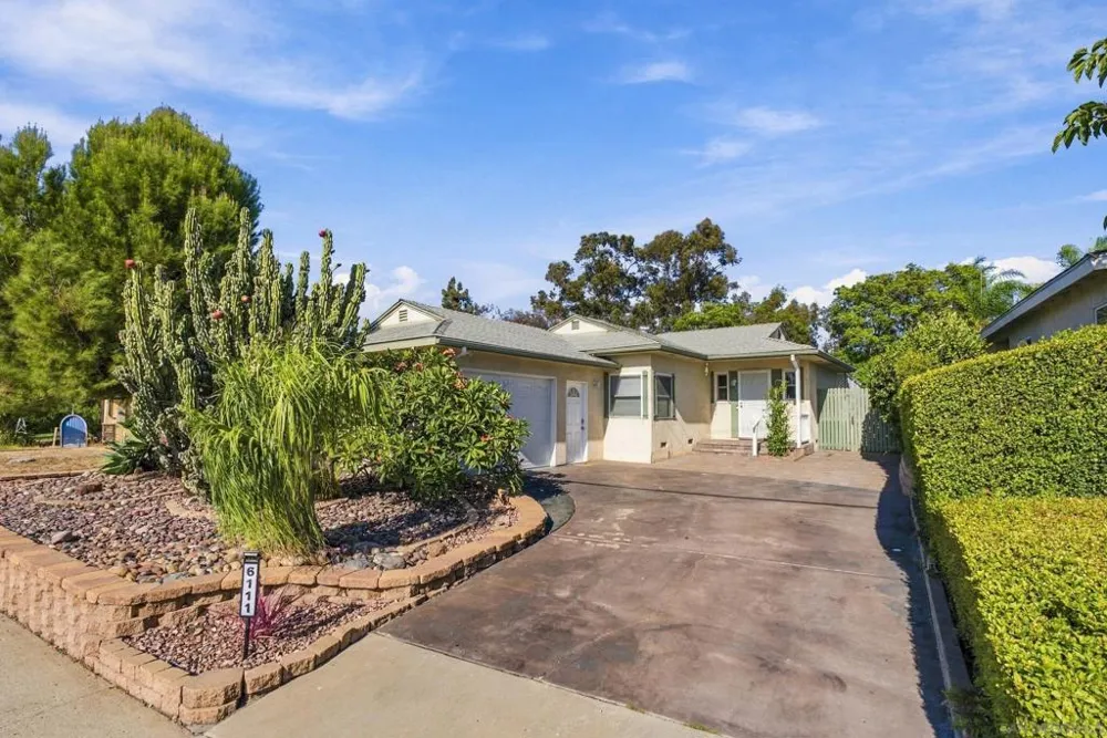 6111 Amarillo La Mesa, CA 91942