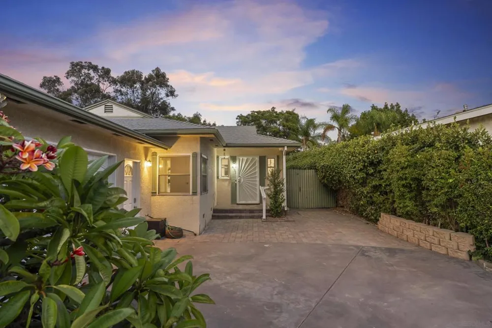 6111 Amarillo La Mesa, CA 91942
