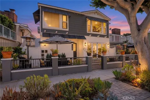 1609 E Balboa Boulevard