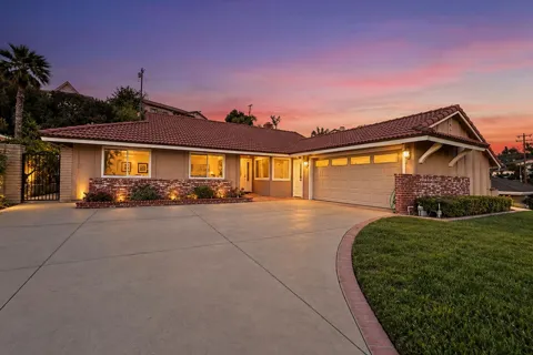 2855 Shady Glen