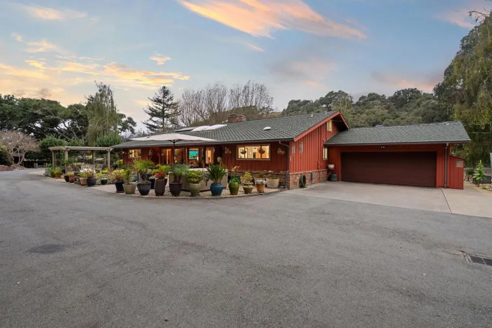 125 Old Stage Road Salinas, CA 93908