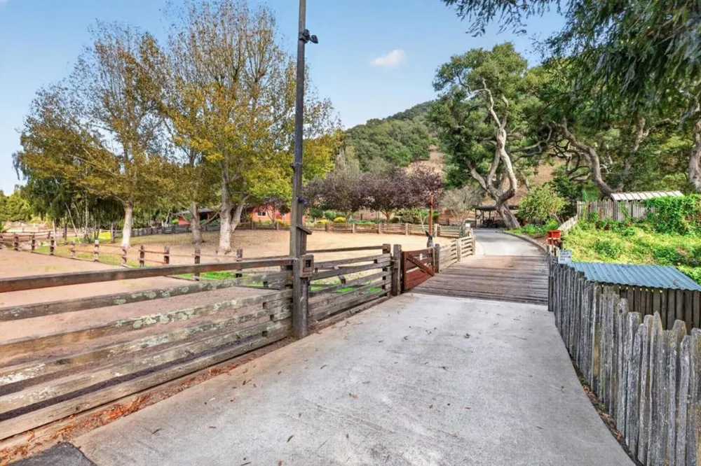 125 Old Stage Road Salinas, CA 93908