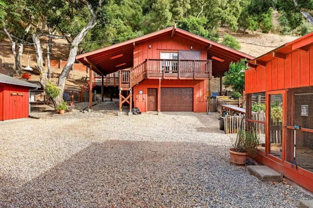 125 Old Stage Road Salinas, CA 93908