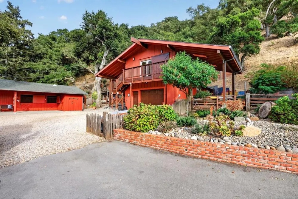 125 Old Stage Road Salinas, CA 93908