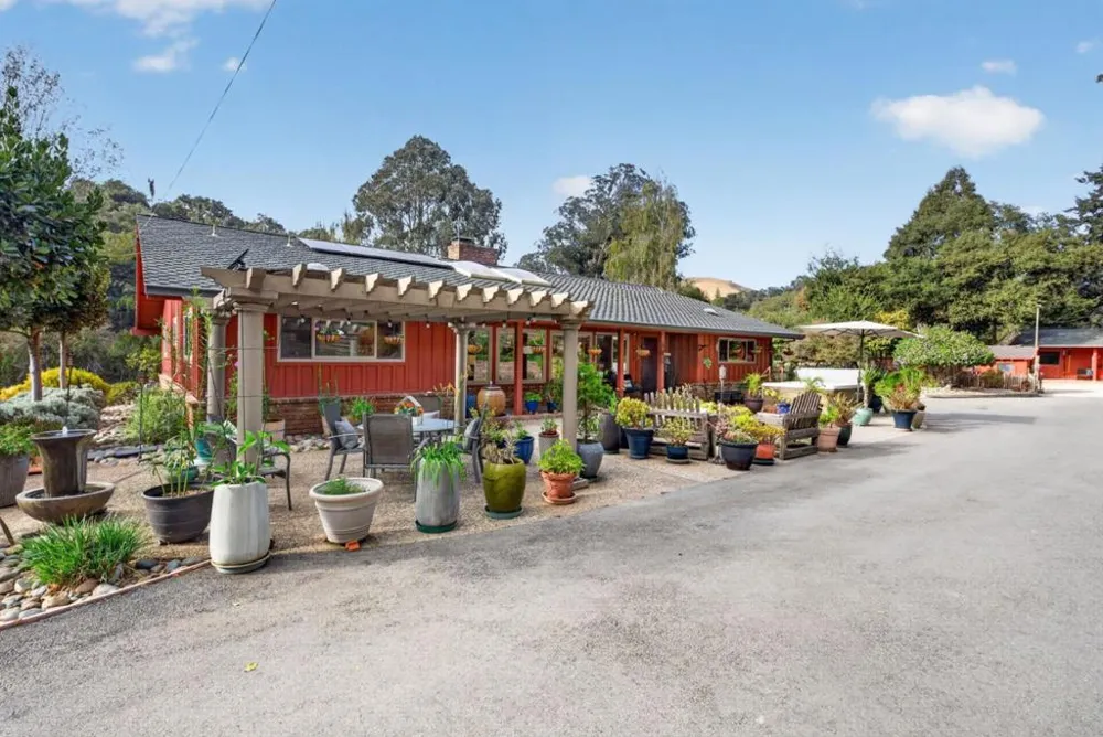 125 Old Stage Road Salinas, CA 93908