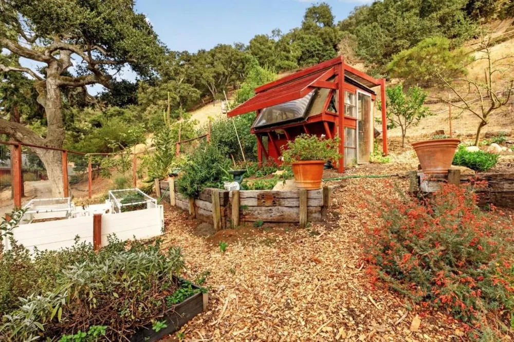 125 Old Stage Road Salinas, CA 93908