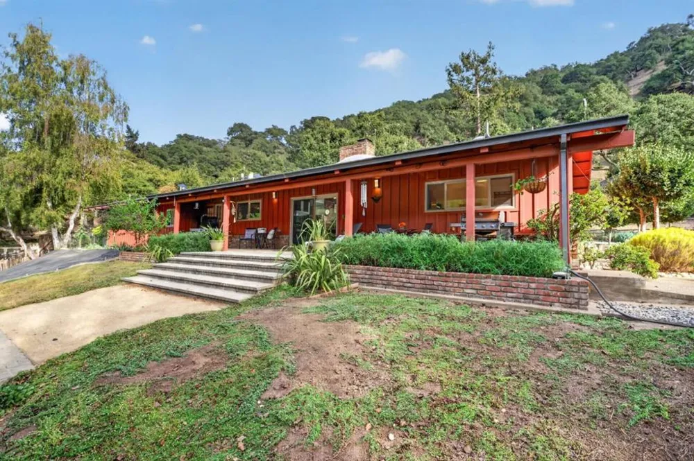 125 Old Stage Road Salinas, CA 93908