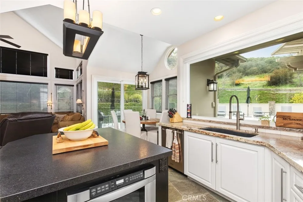 22499 Bear Creek Drive S Murrieta, CA 92562