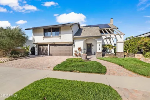 2709 Carlmont Place