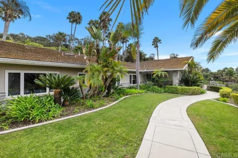 4715 La Noria