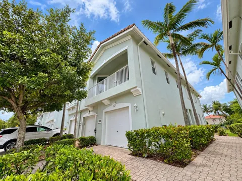 3069 LAUREL RIDGE CIRCLE