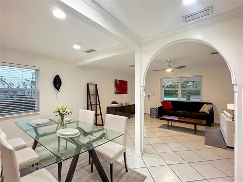 1613 NW 4TH AVENUE