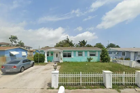 207 NE 6th Avenue