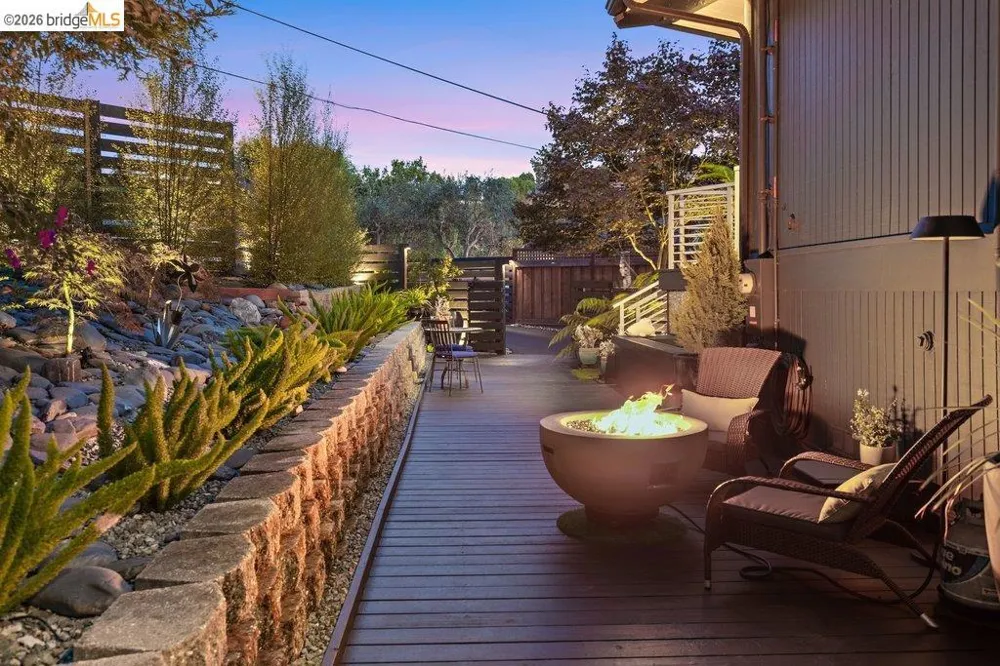 221 Amend Ct El Sobrante, CA 94803