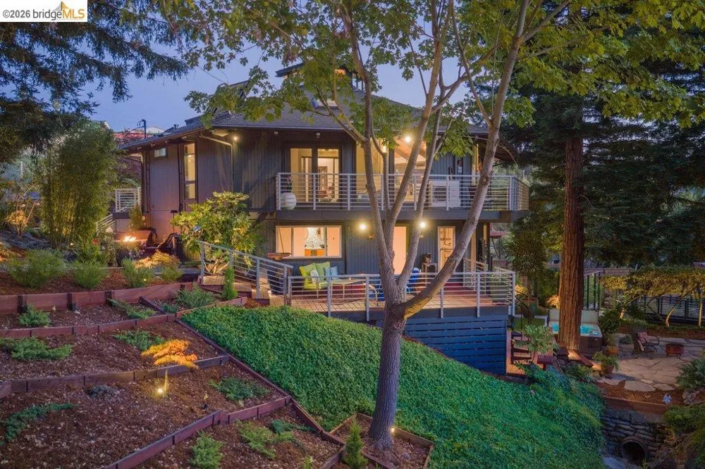 221 Amend Ct El Sobrante, CA 94803