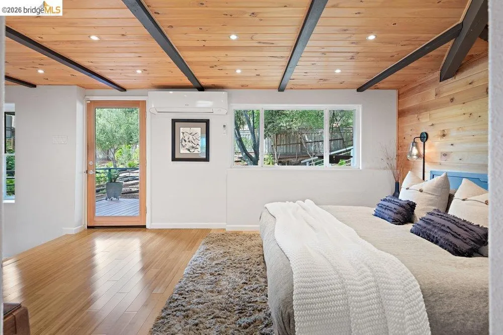 221 Amend Ct El Sobrante, CA 94803
