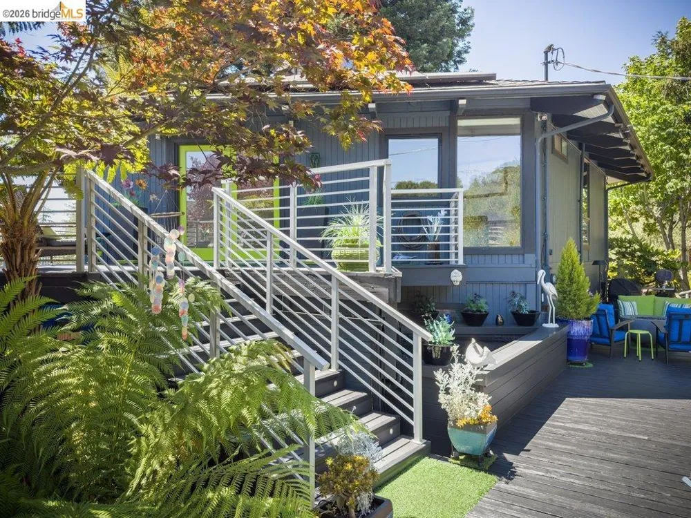 221 Amend Ct El Sobrante, CA 94803